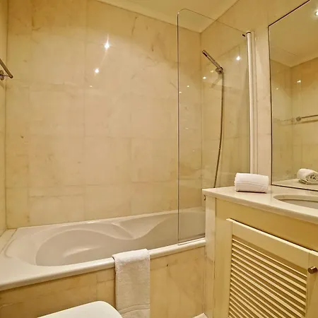 Chiado Apartman *